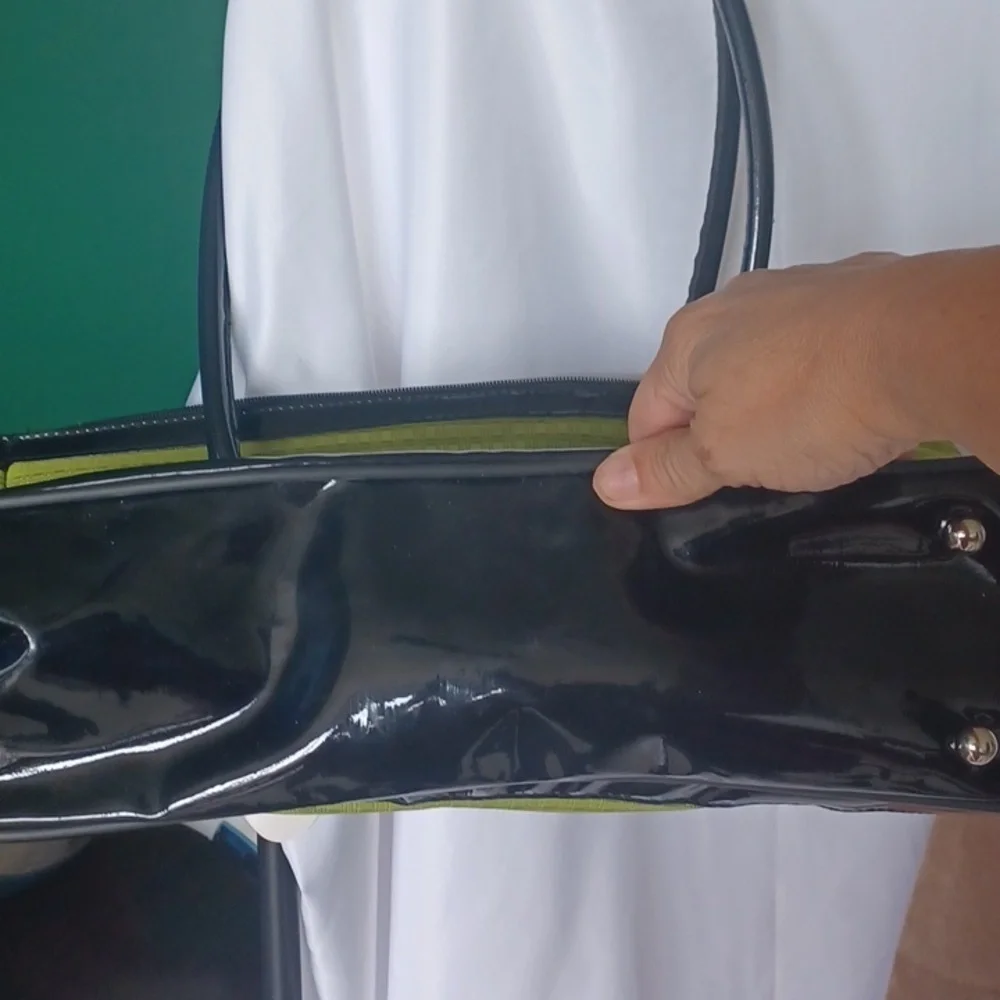 GNDI shoulder computer bag w coushioned interior global new beginnings Indiana